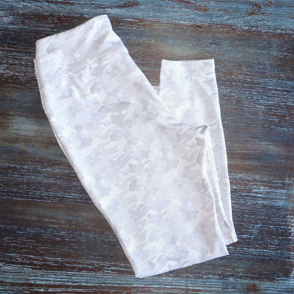 Danskin Jacquard Camo Legging-Never worn